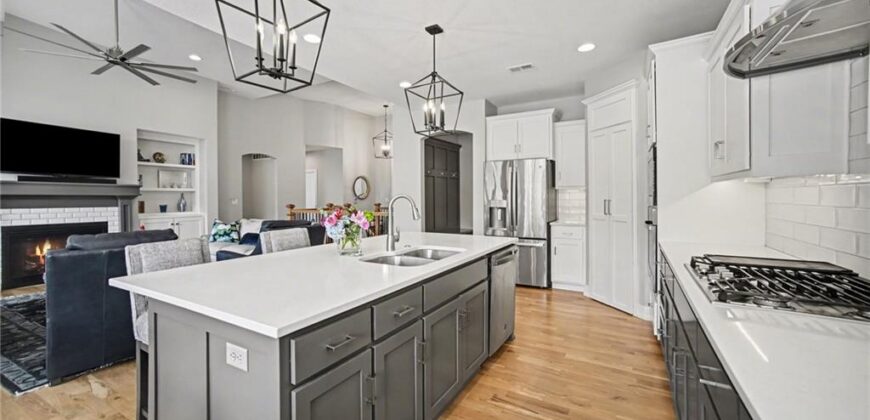 9201 Lime Stone Road, Parkville, MO 64152