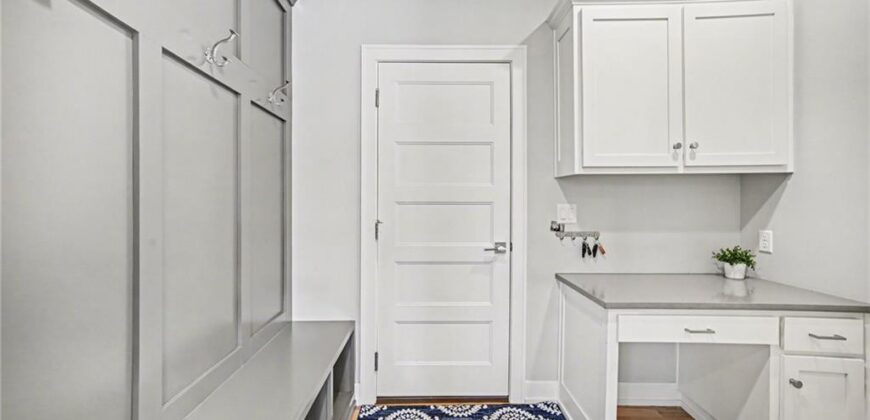 9201 Lime Stone Road, Parkville, MO 64152