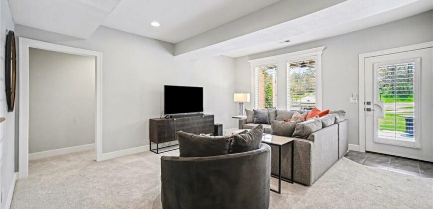 9201 Lime Stone Road, Parkville, MO 64152