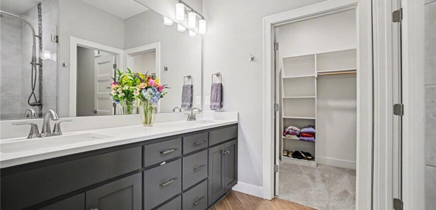 9201 Lime Stone Road, Parkville, MO 64152