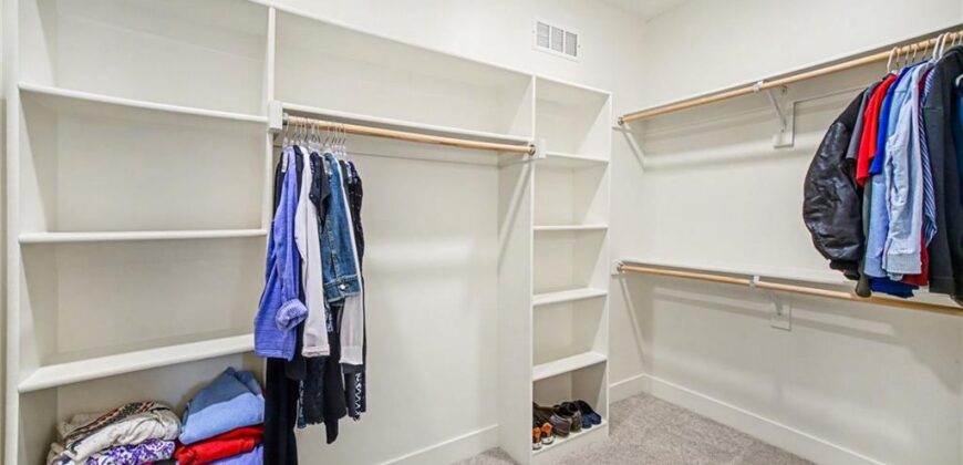 9201 Lime Stone Road, Parkville, MO 64152