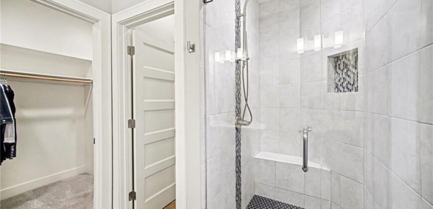 9201 Lime Stone Road, Parkville, MO 64152