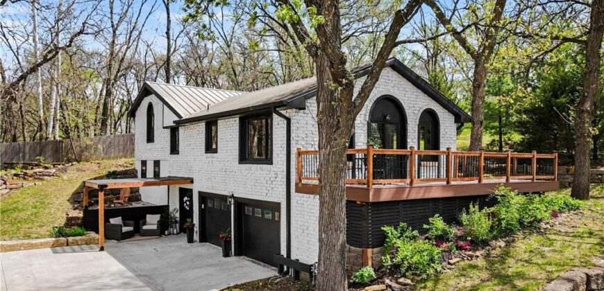 8305 NW Forest Drive, Weatherby Lake, MO 64152