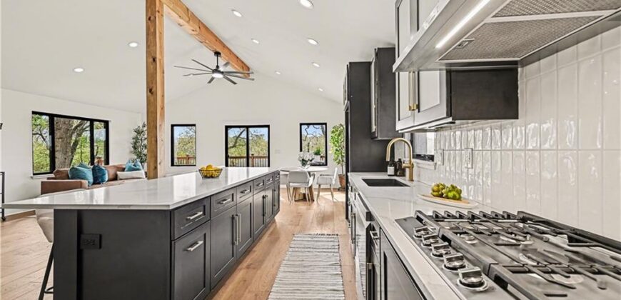 8305 NW Forest Drive, Weatherby Lake, MO 64152