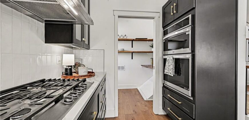 8305 NW Forest Drive, Weatherby Lake, MO 64152