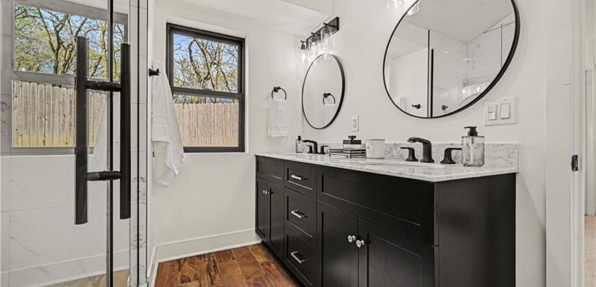 8305 NW Forest Drive, Weatherby Lake, MO 64152