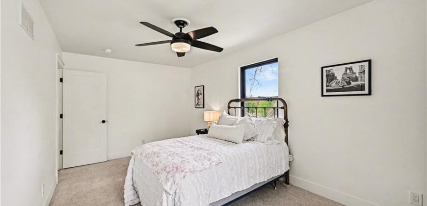 8305 NW Forest Drive, Weatherby Lake, MO 64152