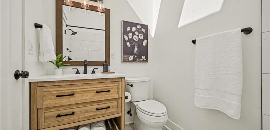 8305 NW Forest Drive, Weatherby Lake, MO 64152