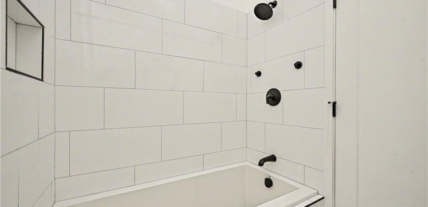 8305 NW Forest Drive, Weatherby Lake, MO 64152