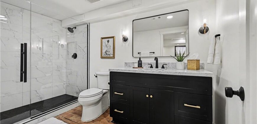 8305 NW Forest Drive, Weatherby Lake, MO 64152