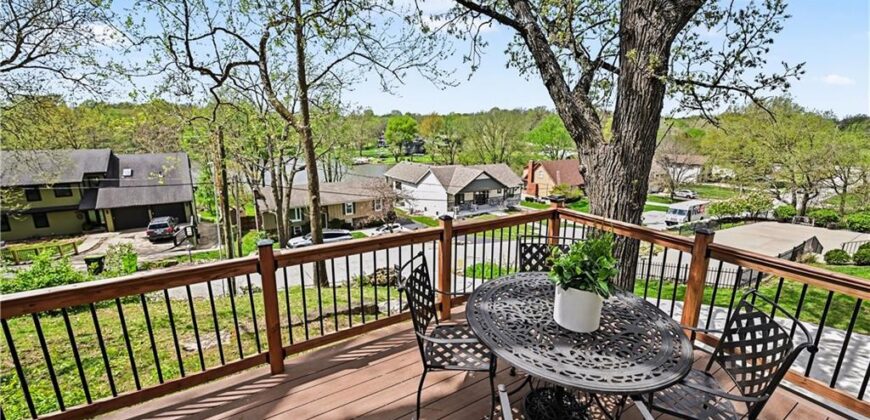 8305 NW Forest Drive, Weatherby Lake, MO 64152