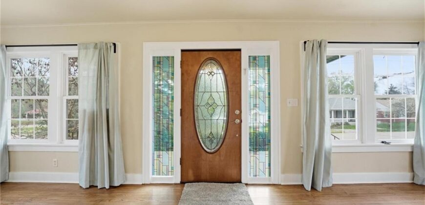 116 N Fairview Avenue, Liberty, MO 64068