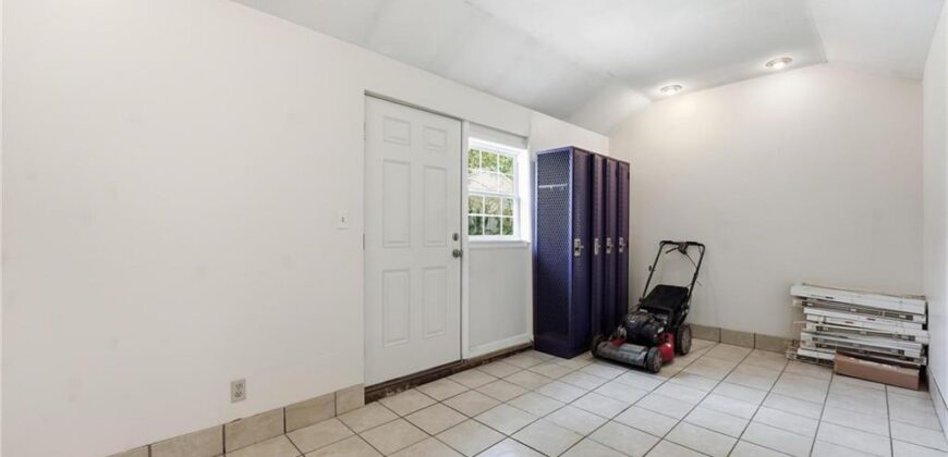 116 N Fairview Avenue, Liberty, MO 64068