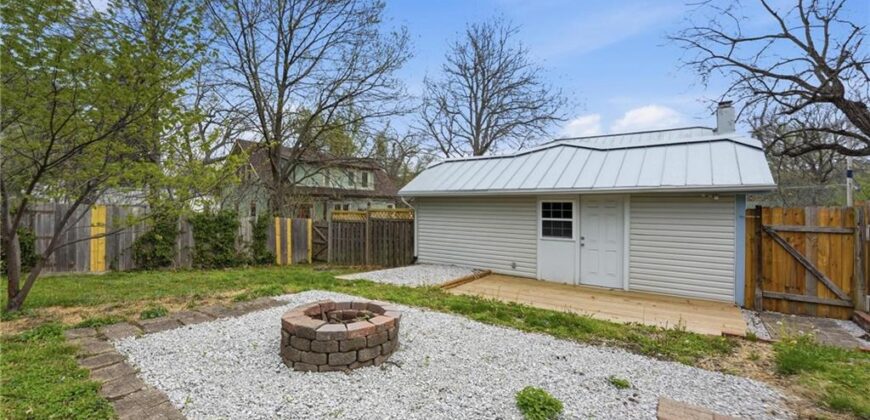 116 N Fairview Avenue, Liberty, MO 64068