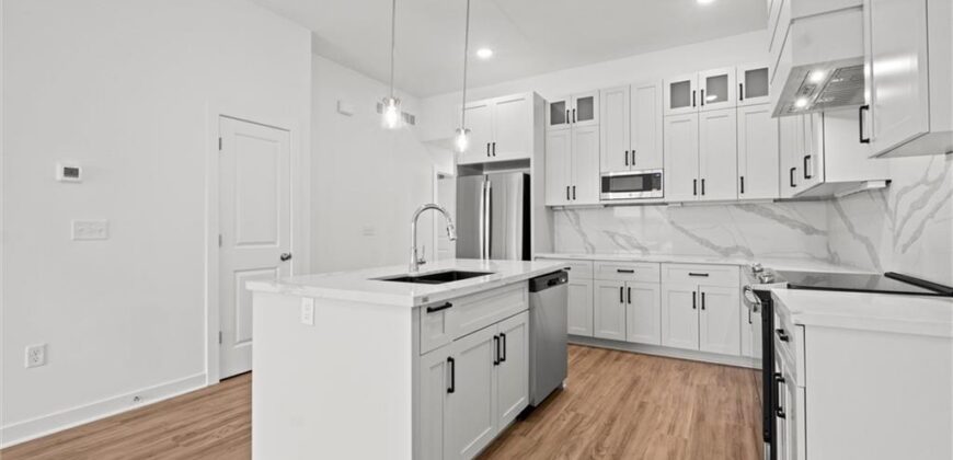 3818 NW 93rd Street, Kansas City, MO 64154