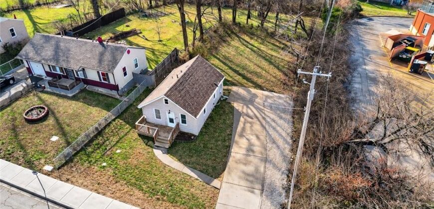 429 NE 42nd Street, Kansas City, MO 64116
