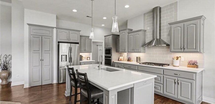 5513 NW 111th Court, Kansas City, MO 64154