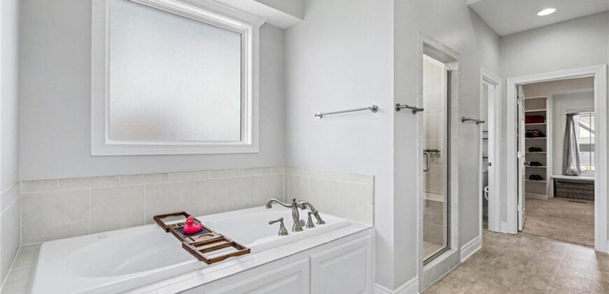 5513 NW 111th Court, Kansas City, MO 64154