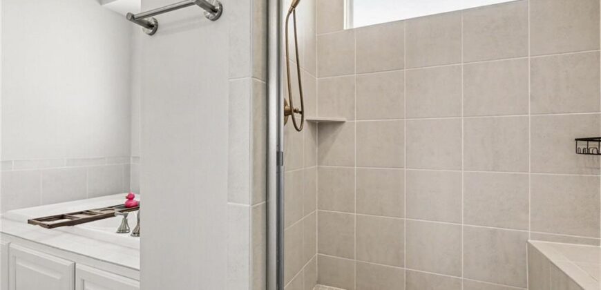 5513 NW 111th Court, Kansas City, MO 64154