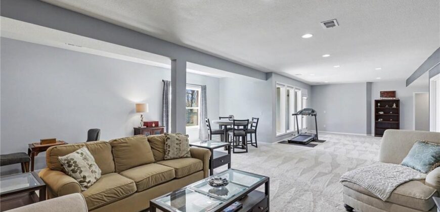 5513 NW 111th Court, Kansas City, MO 64154