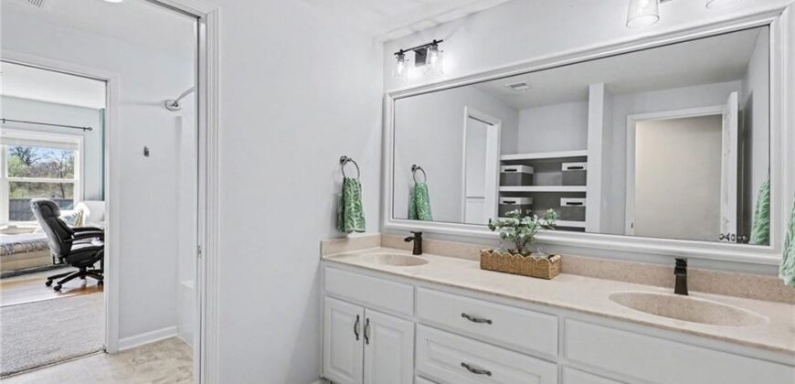 5513 NW 111th Court, Kansas City, MO 64154