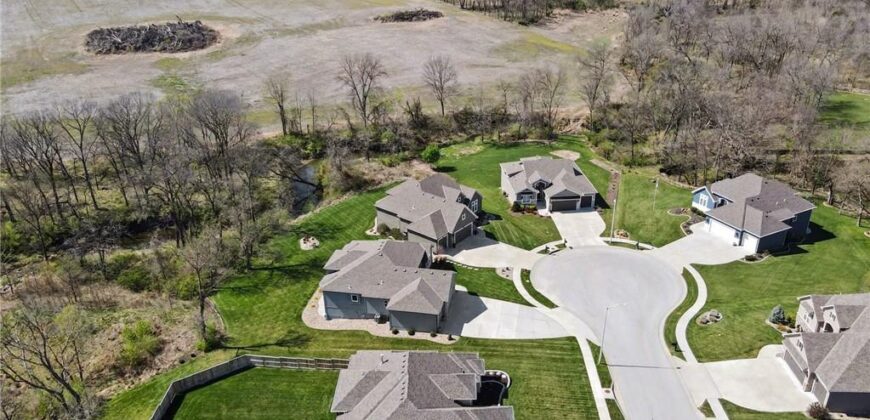 5513 NW 111th Court, Kansas City, MO 64154