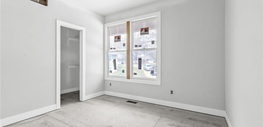 4 HIGHLAND Circle, Smithville, MO 64089