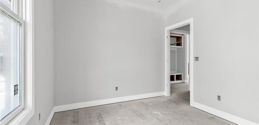 4 HIGHLAND Circle, Smithville, MO 64089