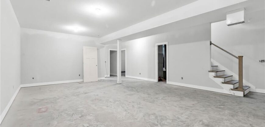 4 HIGHLAND Circle, Smithville, MO 64089