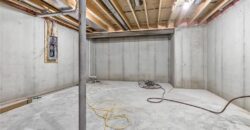 4 HIGHLAND Circle, Smithville, MO 64089