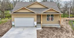 4 HIGHLAND Circle, Smithville, MO 64089