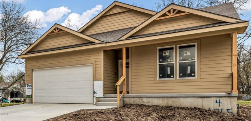 4 HIGHLAND Circle, Smithville, MO 64089