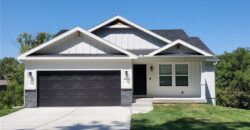 4 HIGHLAND Circle, Smithville, MO 64089