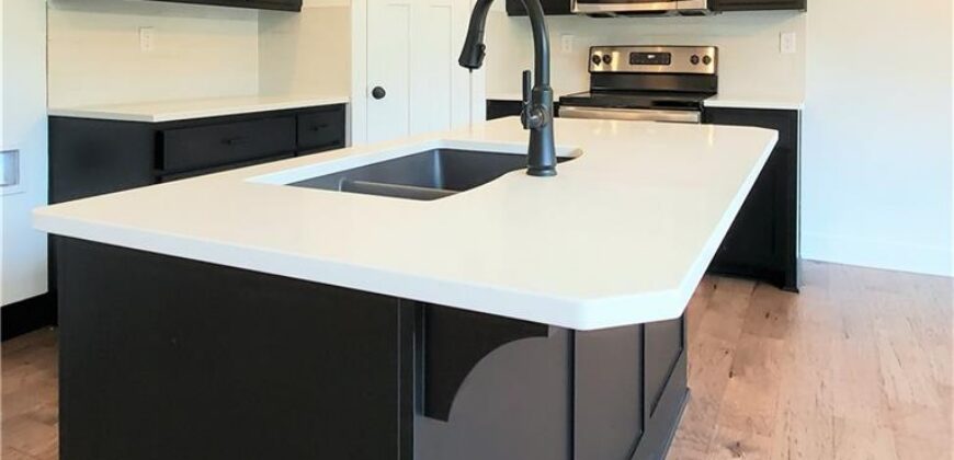 4 HIGHLAND Circle, Smithville, MO 64089