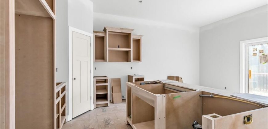 4 HIGHLAND Circle, Smithville, MO 64089