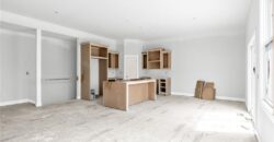 4 HIGHLAND Circle, Smithville, MO 64089