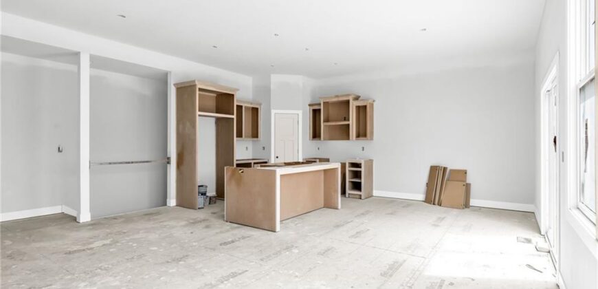 4 HIGHLAND Circle, Smithville, MO 64089