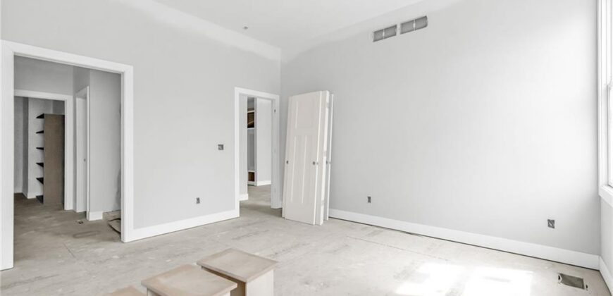 4 HIGHLAND Circle, Smithville, MO 64089