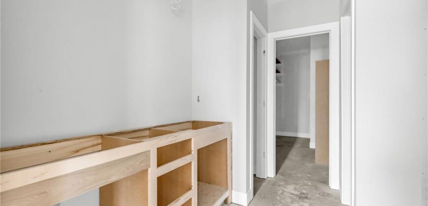 4 HIGHLAND Circle, Smithville, MO 64089