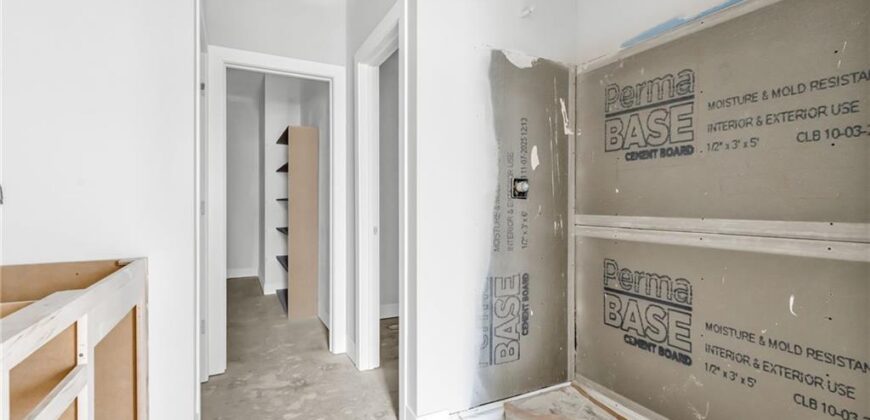 4 HIGHLAND Circle, Smithville, MO 64089