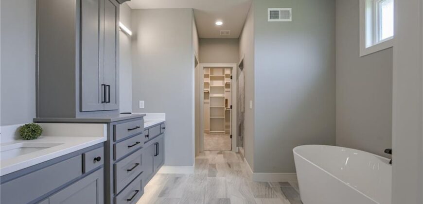 2615 NE 91st Place, Kansas City, MO 64156