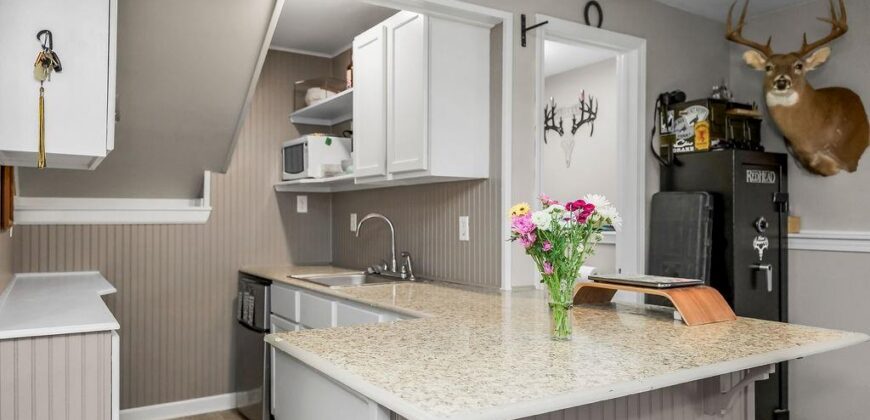 10912 N Manchester Avenue, Kansas City, MO 64157