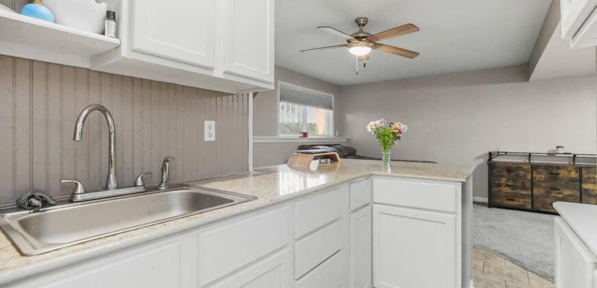 10912 N Manchester Avenue, Kansas City, MO 64157