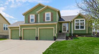 10912 N Manchester Avenue, Kansas City, MO 64157