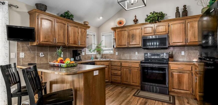 10912 N Manchester Avenue, Kansas City, MO 64157