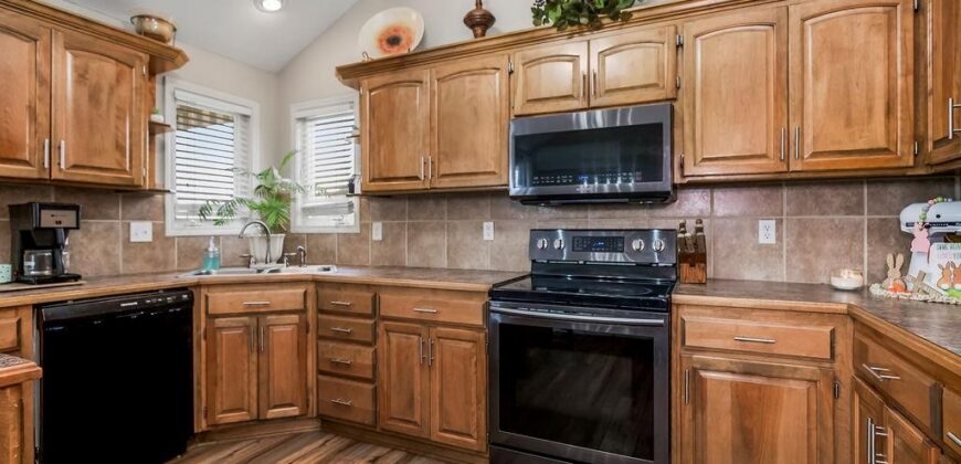 10912 N Manchester Avenue, Kansas City, MO 64157