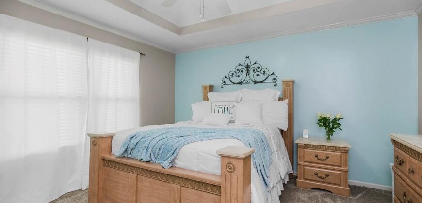 10912 N Manchester Avenue, Kansas City, MO 64157