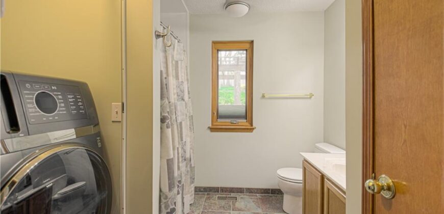 8512 NW 62nd Street, Parkville, MO 64152