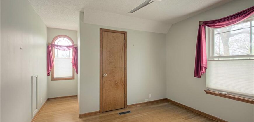 8512 NW 62nd Street, Parkville, MO 64152