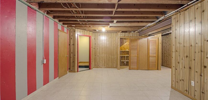 8512 NW 62nd Street, Parkville, MO 64152